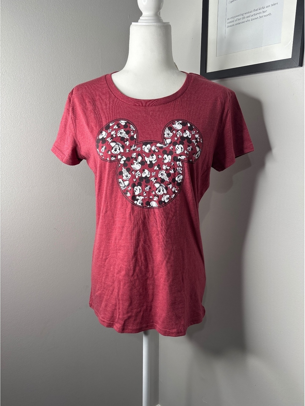 Instant Message Ladies Medium Red Mickey Mouse Graphic T-Shirt
